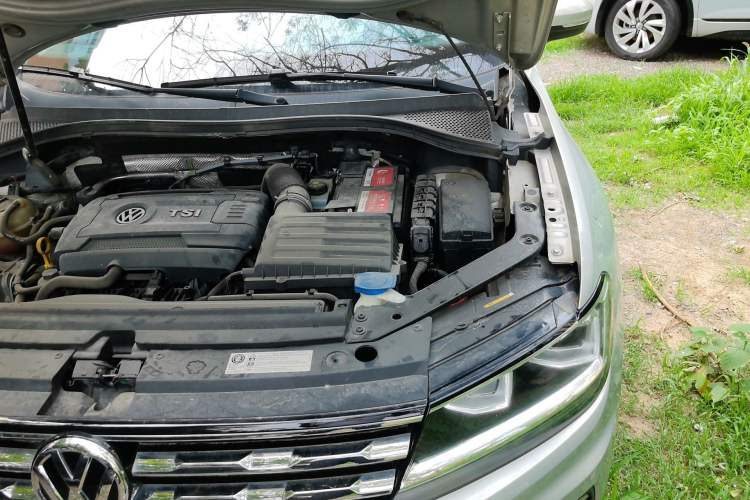 Used Volkswagen Tiguan L 2017 330TSI Automatic Two-Wheel Drive Luxury Edition Engine Bay Left