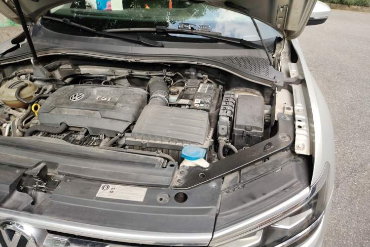Used Volkswagen Tiguan L 2017 330TSI Automatic Two-Wheel Drive Flagship Edition Engine Bay Left