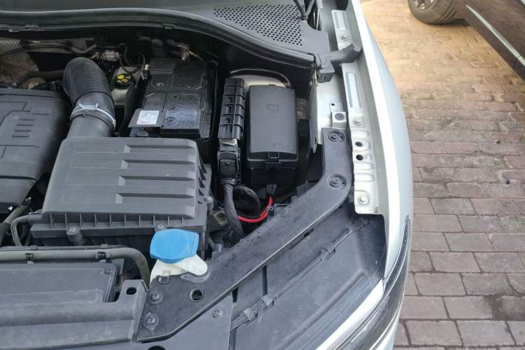 Used Volkswagen Tiguan L 2017 380TSI Automatic All-Wheel-Drive Flagship Edition Engine Bay Left
