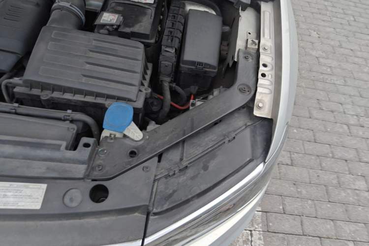 Used Volkswagen Tiguan L 2017 380TSI Automatic All-Wheel Drive Supreme Flagship Edition Engine Bay Left