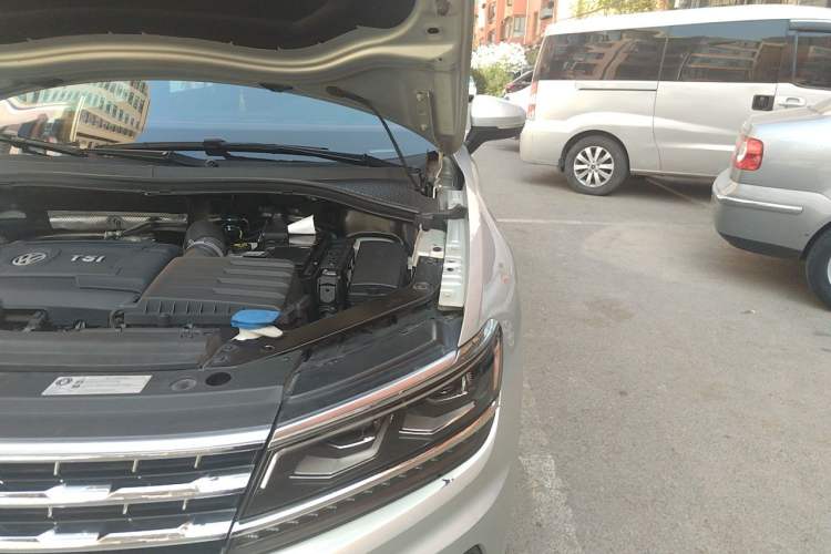 Used Volkswagen Tiguan L 2017 330TSI Automatic Two-Wheel Drive Flagship Edition Engine Bay Left