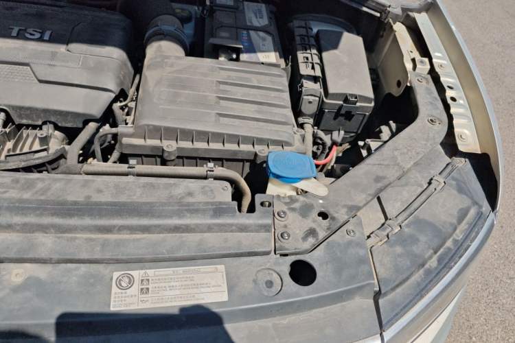 Used Volkswagen Tiguan L 2017 330TSI Automatic Two-Wheel Drive Flagship Edition Engine Bay Left