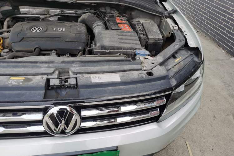 Used Volkswagen Tiguan L 2017 330TSI Automatic Two-Wheel Drive Luxury Edition Engine Bay Left