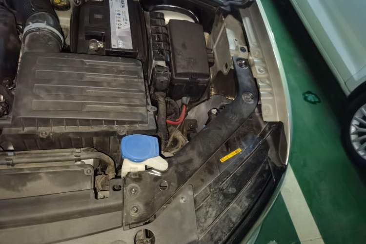 Used Volkswagen Tiguan L 2017 330TSI Automatic Two-Wheel Drive Luxury Edition Engine Bay Left