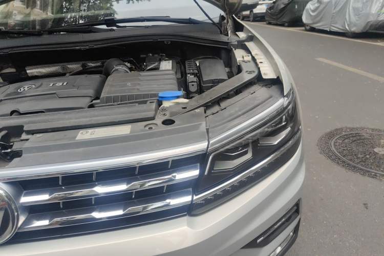 Used Volkswagen Tiguan L 2017 380TSI Automatic All-Wheel-Drive Flagship Edition Engine Bay Left