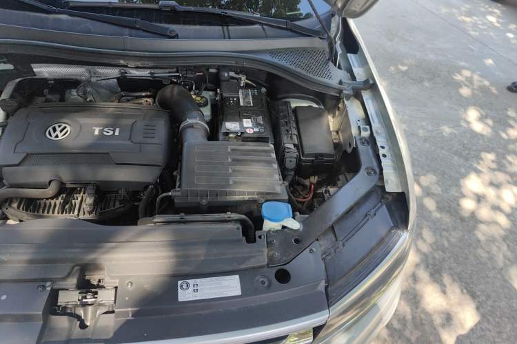 Used Volkswagen Tiguan L 2017 330TSI Automatic Two-Wheel Drive Flagship Edition Engine Bay Left