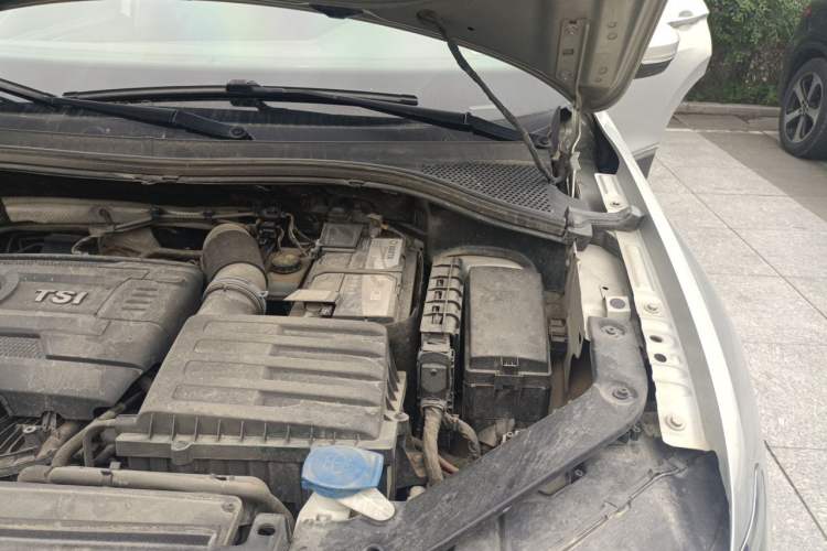 Used Volkswagen Tiguan L 2017 330TSI Automatic Two-Wheel Drive Flagship Edition Engine Bay Left