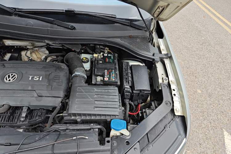 Used Volkswagen Tiguan L 2017 330TSI Automatic Two-Wheel Drive Flagship Edition Engine Bay Left