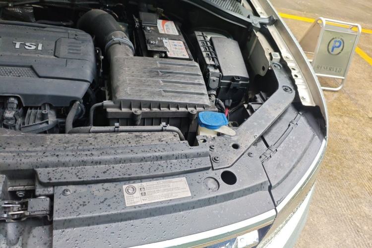 Used Volkswagen Tiguan L 2017 330TSI Automatic Two-Wheel Drive Flagship Edition Engine Bay Left
