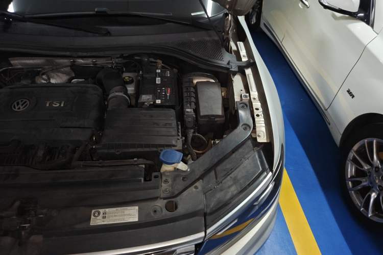 Used Volkswagen Tiguan L 2017 330TSI Automatic Two-Wheel Drive Flagship Edition Engine Bay Left
