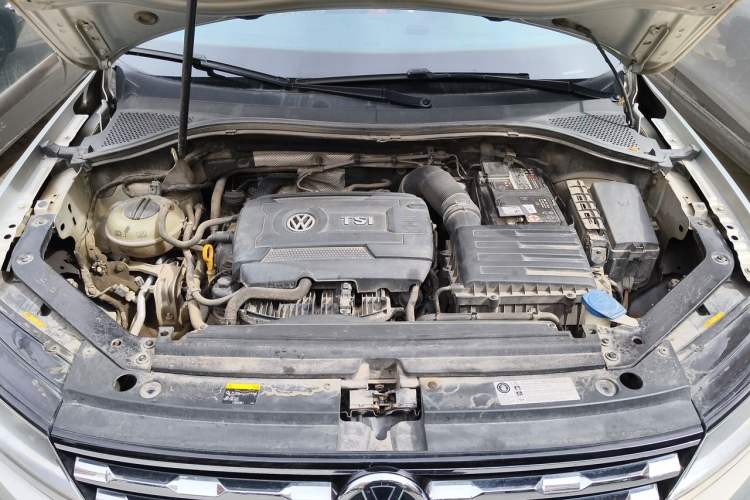 Used Volkswagen Tiguan L 2017 330TSI Automatic Two-Wheel Drive Luxury Edition Engine Bay