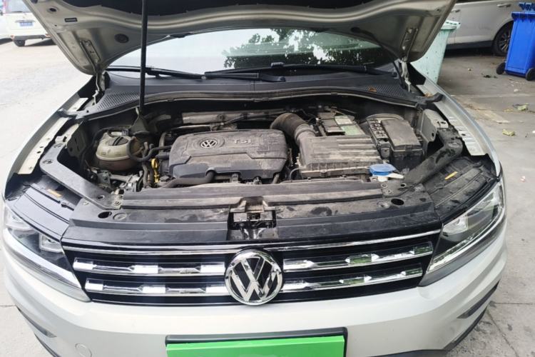 Used Volkswagen Tiguan L 2017 330TSI Automatic Two-Wheel Drive Luxury Edition Engine Bay