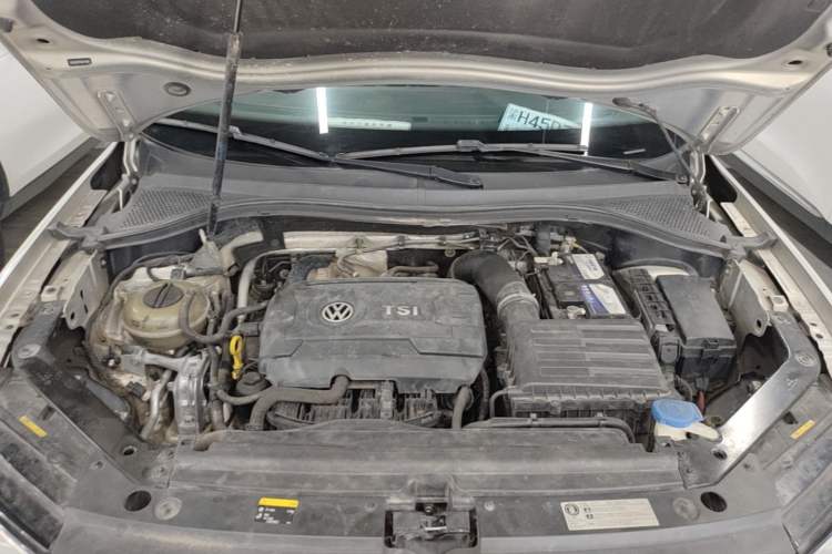Used Volkswagen Tiguan L 2017 330TSI Automatic Two-Wheel Drive Luxury Edition Engine Bay
