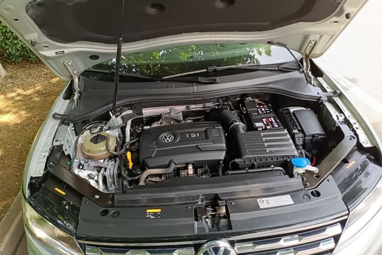 Used Volkswagen Tiguan L 2017 330TSI Automatic Two-Wheel Drive Luxury Edition Engine Bay