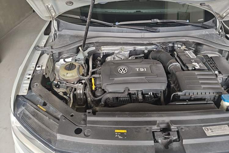 Used Volkswagen Tiguan L 2017 330TSI Automatic Two-Wheel Drive Luxury Edition Engine Bay Right