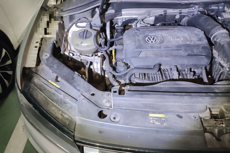 Used Volkswagen Tiguan L 2017 330TSI Automatic Two-Wheel Drive Luxury Edition Engine Bay Right