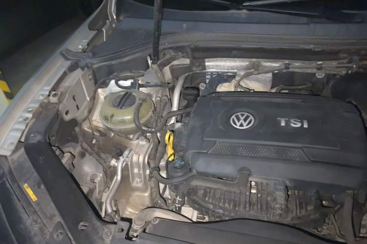 Used Volkswagen Tiguan L 2017 330TSI Automatic Two-Wheel Drive Luxury Edition Engine Bay Right