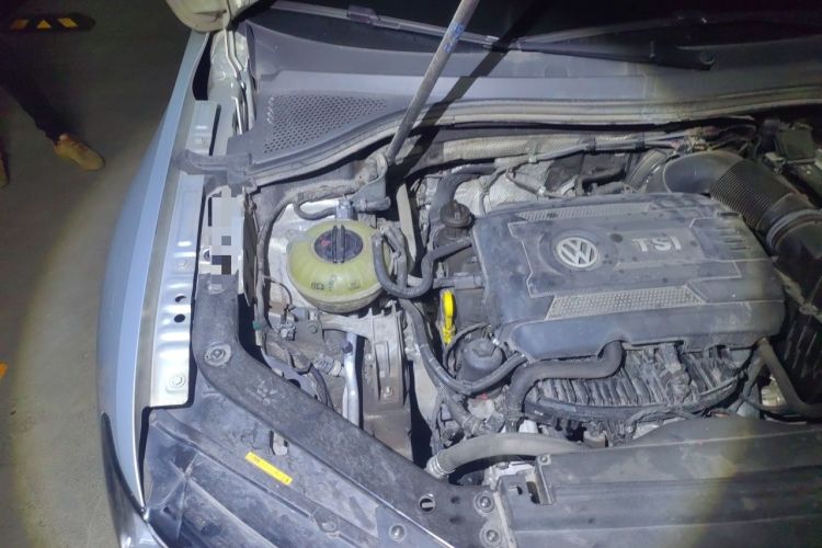 Used Volkswagen Tiguan L 2017 330TSI Automatic Two-Wheel Drive Luxury Edition Engine Bay Right
