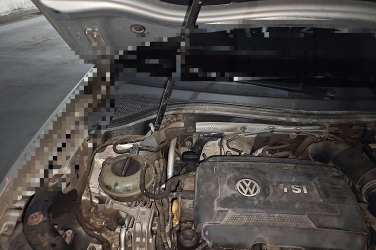 Used Volkswagen Tiguan L 2017 330TSI Automatic Two-Wheel Drive Luxury Edition Engine Bay Right