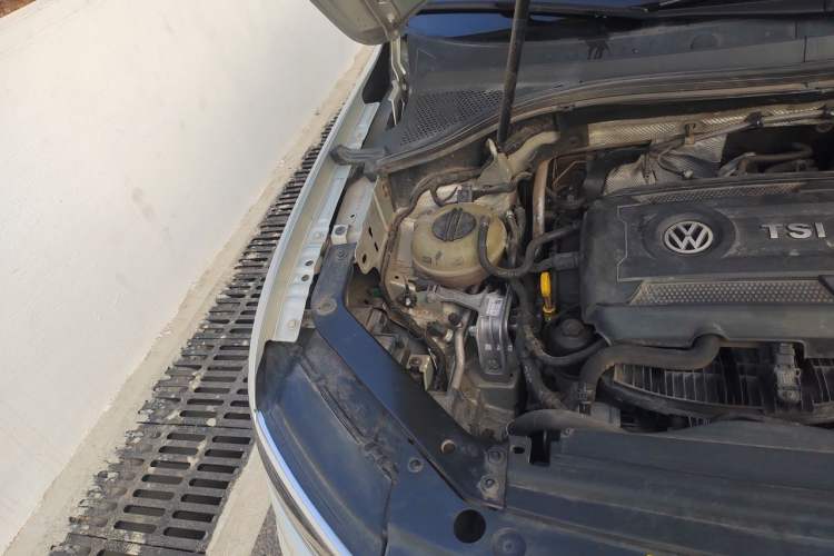 Used Volkswagen Tiguan L 2017 330TSI Automatic Two-Wheel Drive Flagship Edition Engine Bay Right