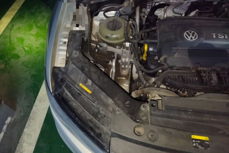 Used Volkswagen Tiguan L 2017 330TSI Automatic Two-Wheel Drive Luxury Edition Engine Bay Right
