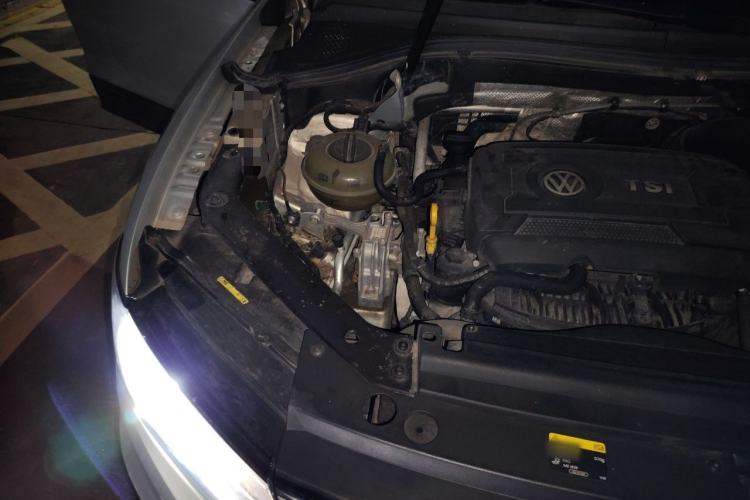 Used Volkswagen Tiguan L 2017 330TSI Automatic Two-Wheel Drive Luxury Edition Engine Bay Right