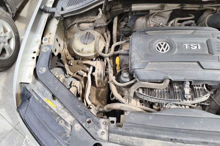 Used Volkswagen Tiguan L 2017 330TSI Automatic Two-Wheel Drive Luxury Edition Engine Bay Right