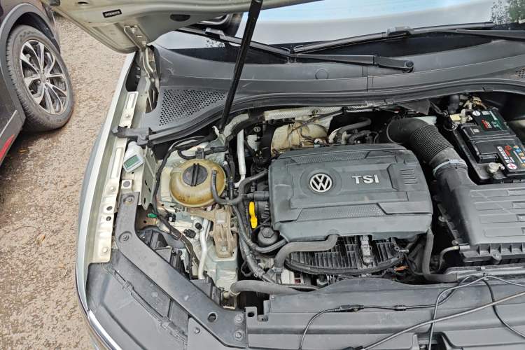 Used Volkswagen Tiguan L 2017 330TSI Automatic Two-Wheel Drive Flagship Edition Engine Bay Right