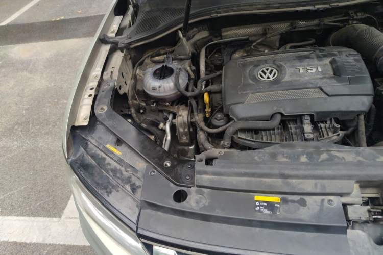 Used Volkswagen Tiguan L 2017 330TSI Automatic Two-Wheel Drive Luxury Edition Engine Bay Right