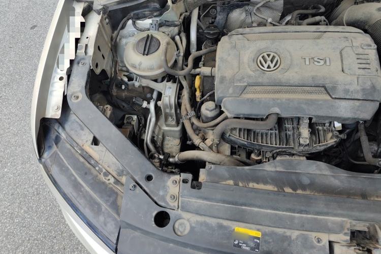 Used Volkswagen Tiguan L 2017 330TSI Automatic Two-Wheel Drive Luxury Edition Engine Bay Right