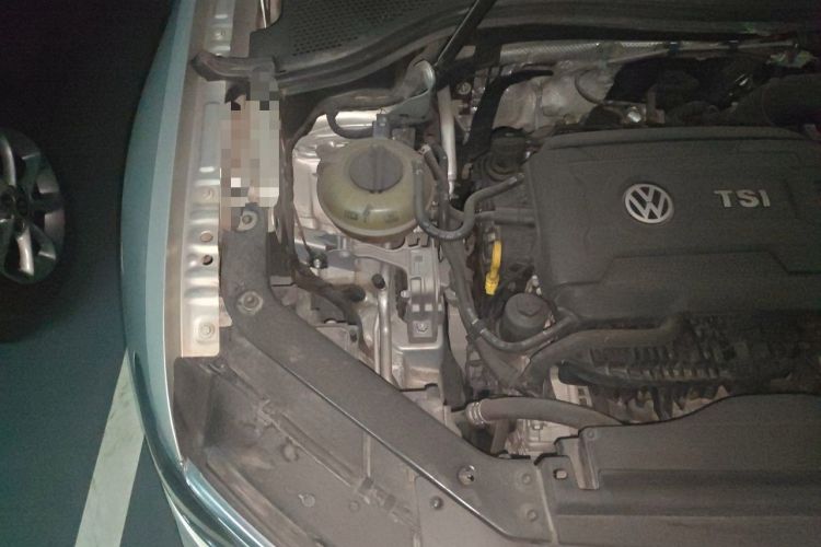 Used Volkswagen Tiguan L 2017 380TSI Automatic All-Wheel-Drive Luxury Edition Engine Bay Right