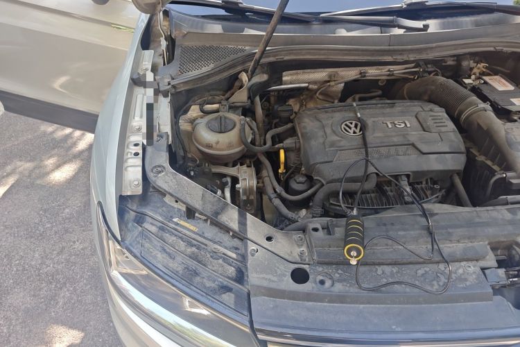 Used Volkswagen Tiguan L 2017 330TSI Automatic Two-Wheel Drive Luxury Edition Engine Bay Right
