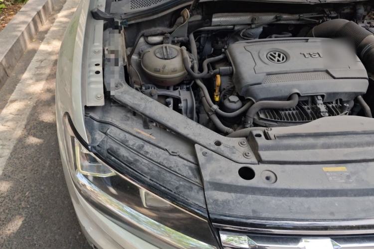 Used Volkswagen Tiguan L 2017 330TSI Automatic Two-Wheel Drive Luxury Edition Engine Bay Right