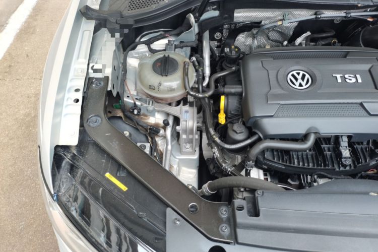 Used Volkswagen Tiguan L 2017 330TSI Automatic Two-Wheel Drive Luxury Edition Engine Bay Right