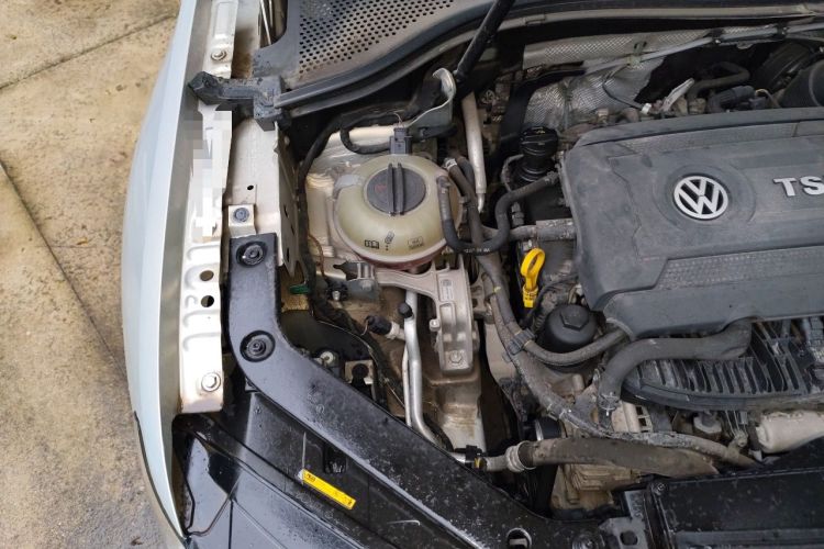 Used Volkswagen Tiguan L 2017 330TSI Automatic Two-Wheel Drive Comfort Edition Engine Bay Right