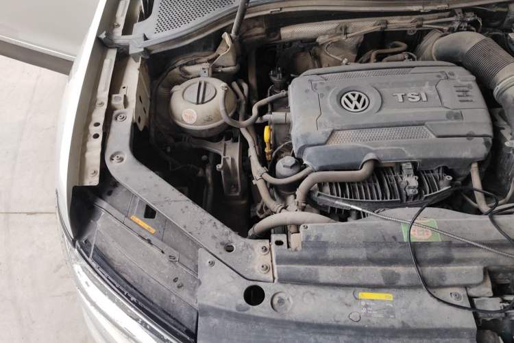 Used Volkswagen Tiguan L 2017 330TSI Automatic Two-Wheel Drive Luxury Edition Engine Bay Right