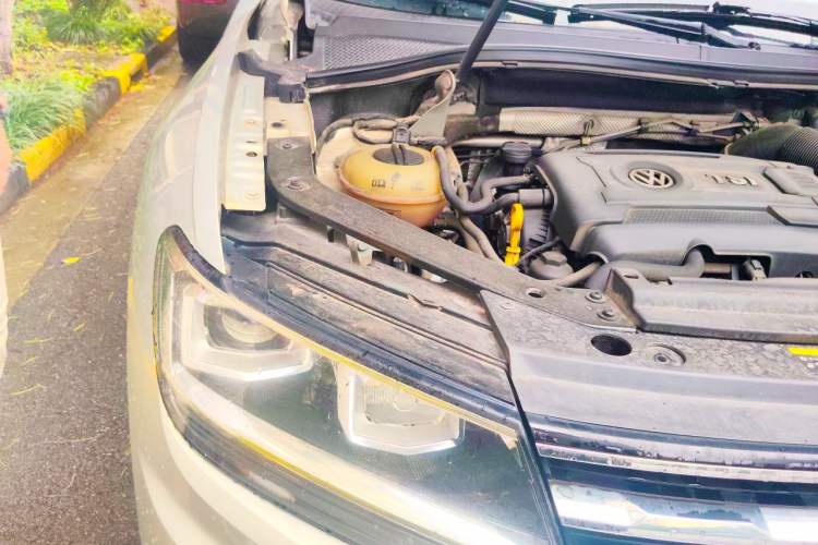 Used Volkswagen Tiguan L 2017 330TSI Automatic Two-Wheel Drive Luxury Edition Engine Bay Right