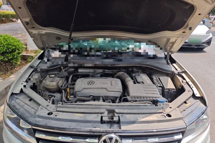 Used Volkswagen Tiguan L 2017 330TSI Automatic Two-Wheel Drive Luxury Edition Engine Bay
