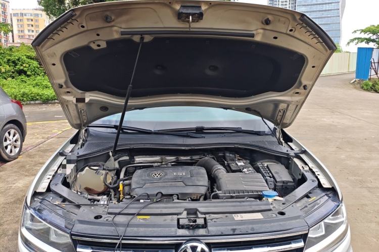 Used Volkswagen Tiguan L 2017 330TSI Automatic Two-Wheel Drive Luxury Edition Engine Bay