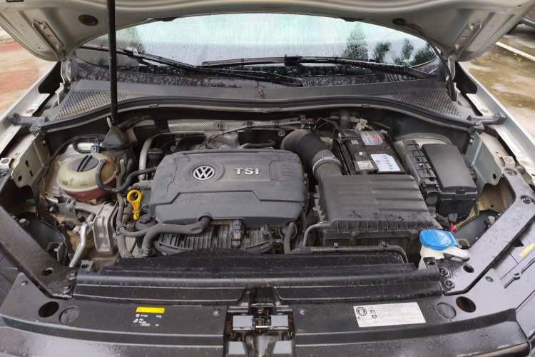 Used Volkswagen Tiguan L 2017 330TSI Automatic Two-Wheel Drive Comfort Edition Engine Bay