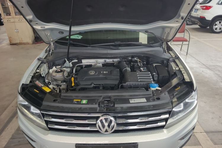 Used Volkswagen Tiguan L 2017 330TSI Automatic Two-Wheel Drive Luxury Edition Engine Bay