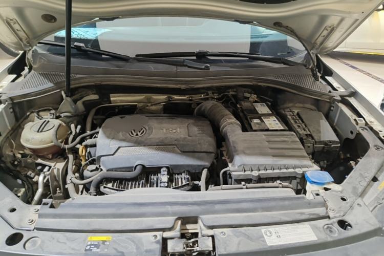 Used Volkswagen Tiguan L 2017 330TSI Automatic Two-Wheel Drive Luxury Edition Engine Bay