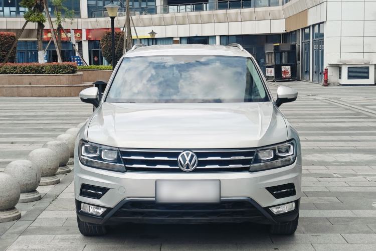 Used Volkswagen Tiguan L 2017 330TSI Automatic Two-Wheel Drive Comfort Edition Exterior 1