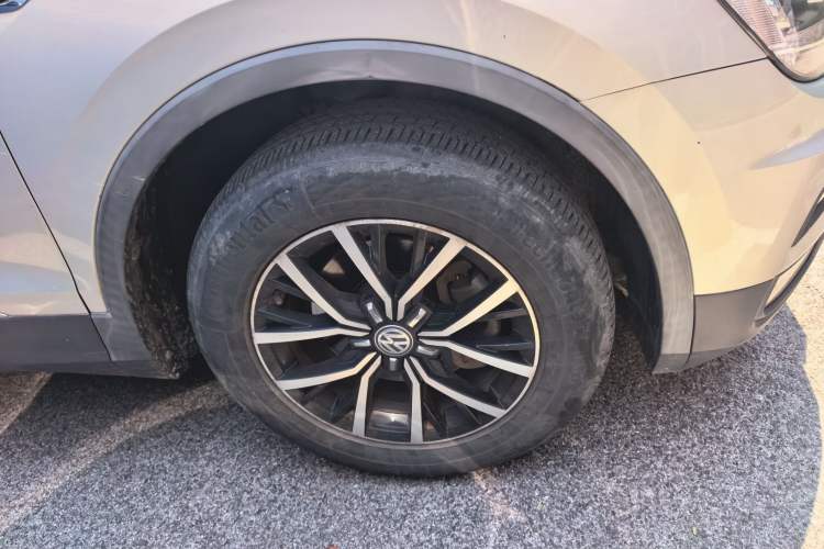 Used Volkswagen Tiguan L 2017 330TSI Automatic Two-Wheel Drive Luxury Edition Exterior 1