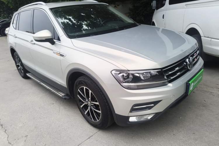 Used Volkswagen Tiguan L 2017 330TSI Automatic Two-Wheel Drive Luxury Edition Exterior 1