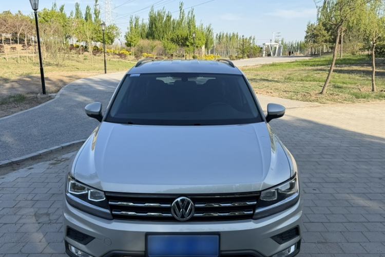 Used Volkswagen Tiguan L 2017 330TSI Automatic Two-Wheel Drive Luxury Edition Exterior 1