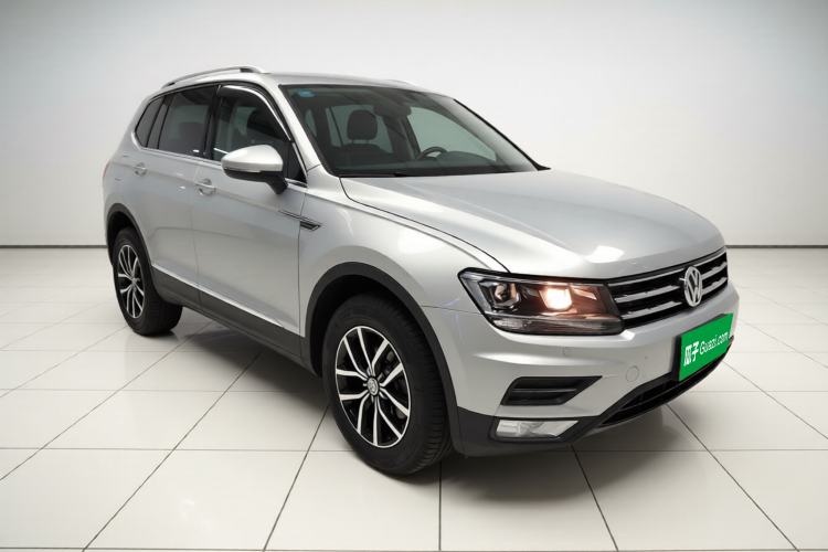 Used Volkswagen Tiguan L 2017 330TSI Automatic Two-Wheel Drive Luxury Edition Exterior 2
