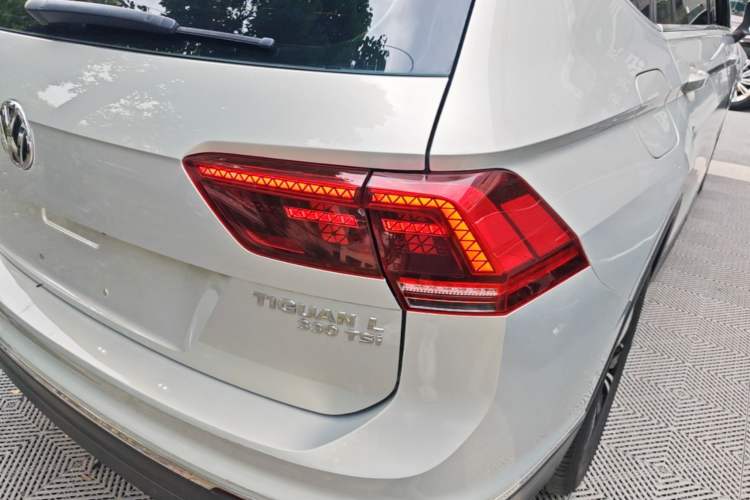 Used Volkswagen Tiguan L 2017 330TSI Automatic Two-Wheel Drive Flagship Edition Exterior 3
