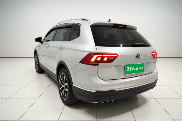 Used Volkswagen Tiguan L 2017 330TSI Automatic Two-Wheel Drive Luxury Edition Exterior 3