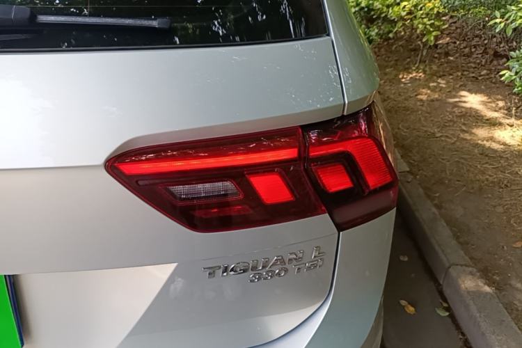 Used Volkswagen Tiguan L 2017 330TSI Automatic Two-Wheel Drive Luxury Edition Exterior 3